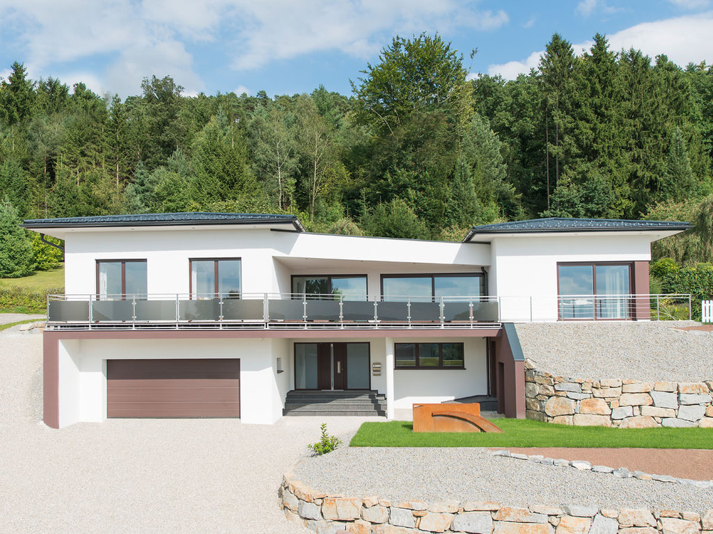 Serramenti in legno-alluminio a Toirno marchio Perrero villa con garage